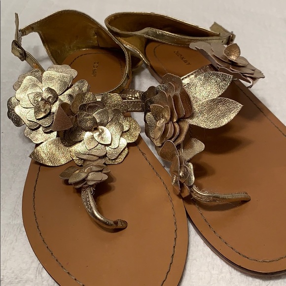 Old Navy metallic gold flower sandals - Picture 5 of 6